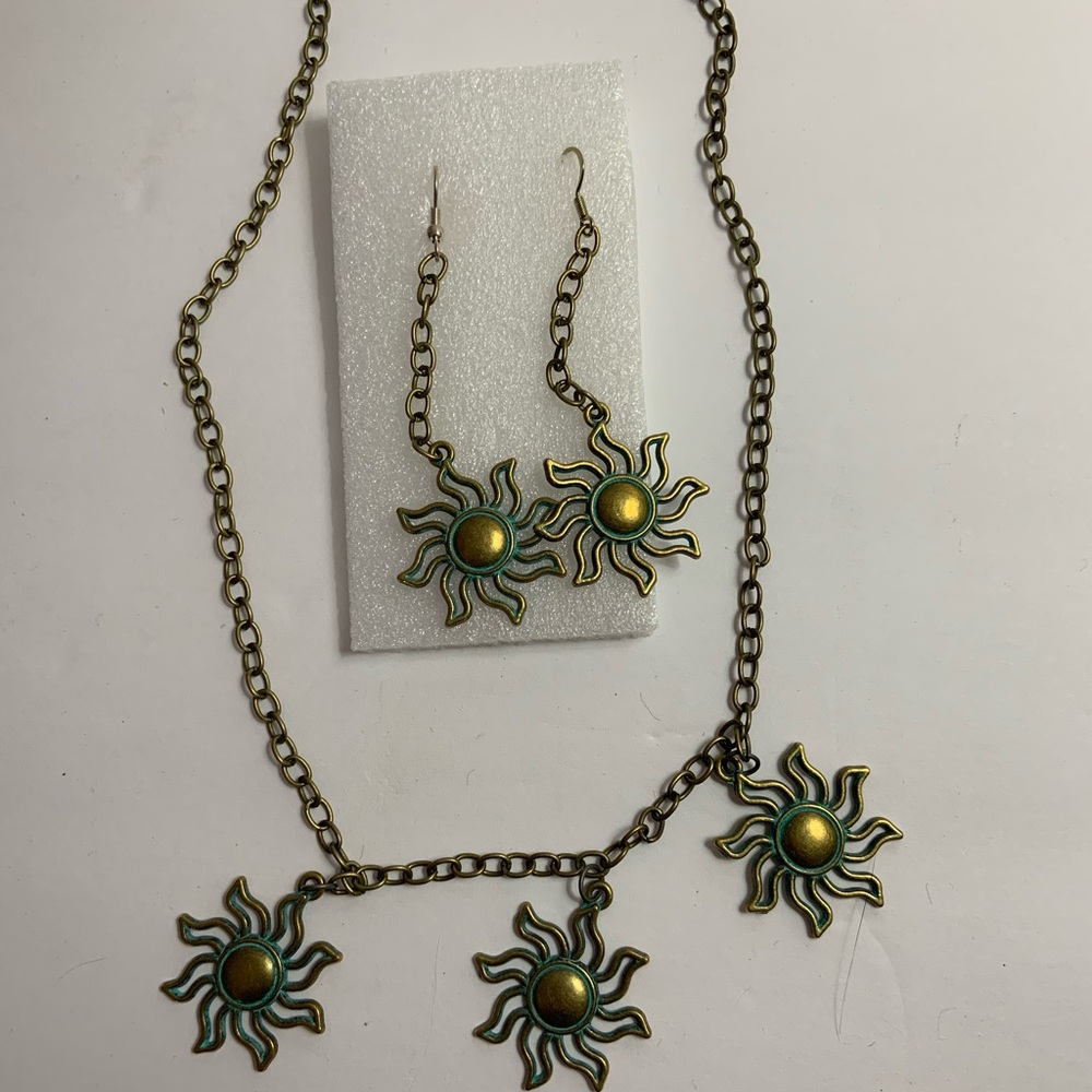 Sunburst Green and Gold Necklace and Earring Set